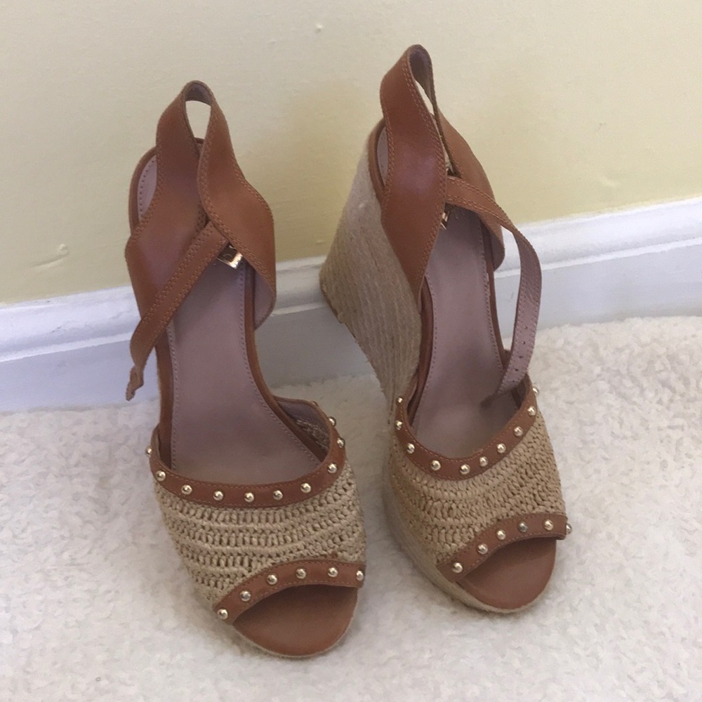 Vince camunto wedges